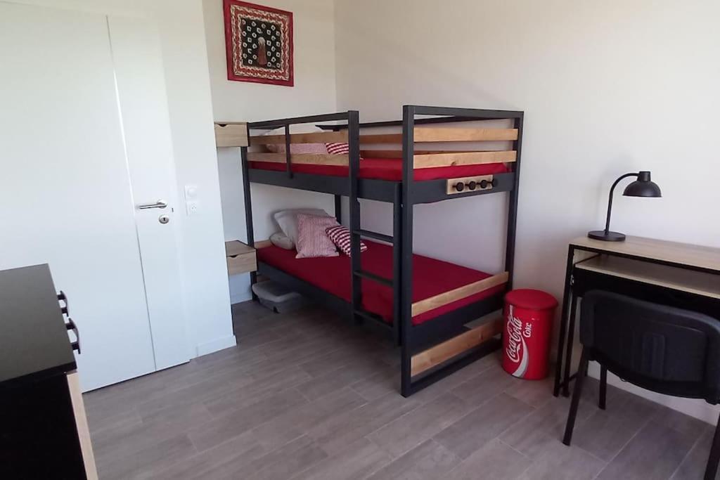 Appartement Climatise Au Coeur De La Provence Lac Et Parcs D'Attractions 10Mn Avignon Monteux Buitenkant foto